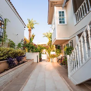 **** Otel Elegance East Türkiye